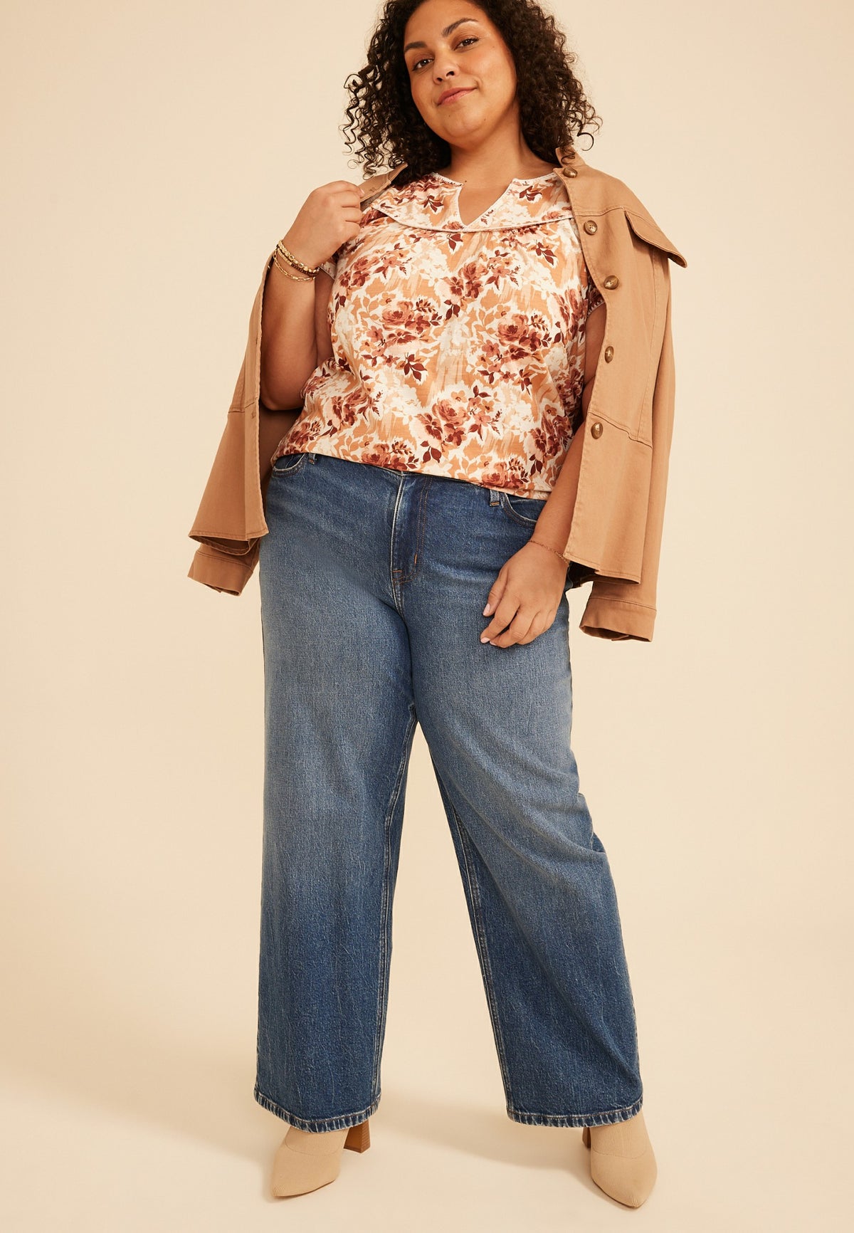 Plus Size Embroidered Whipstitch Floral Flutter Sleeve Top