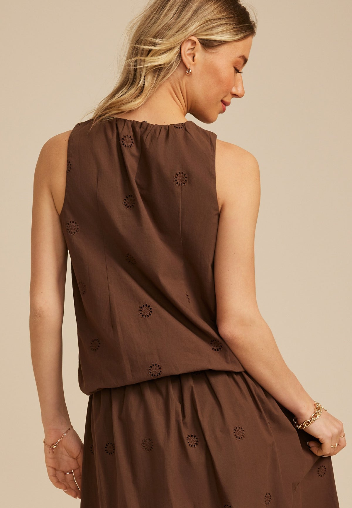 Eyelet Bubble Hem Tank Top