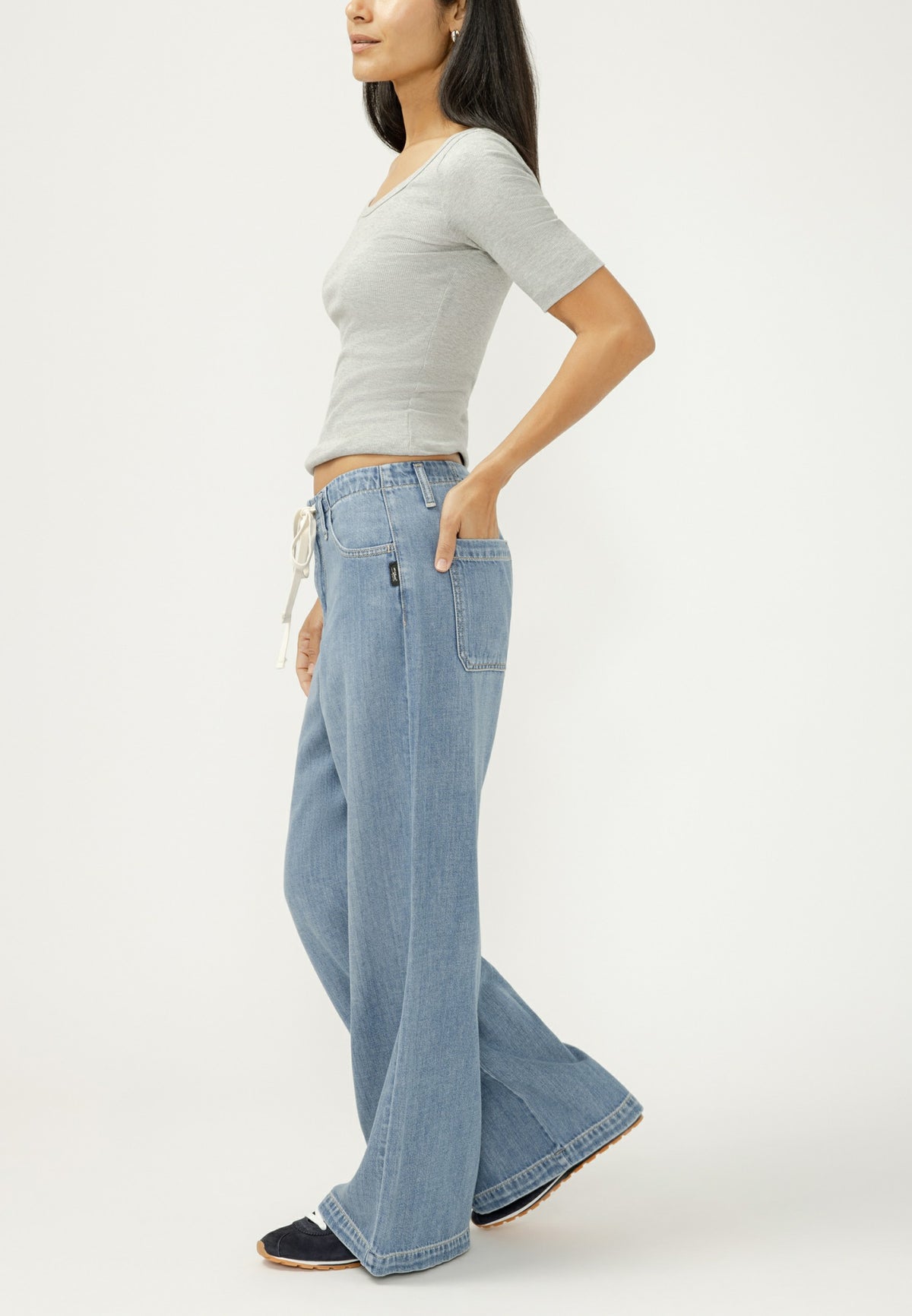 Silver Jeans Co.® Mid Rise Soft Wide Leg Beach Pant