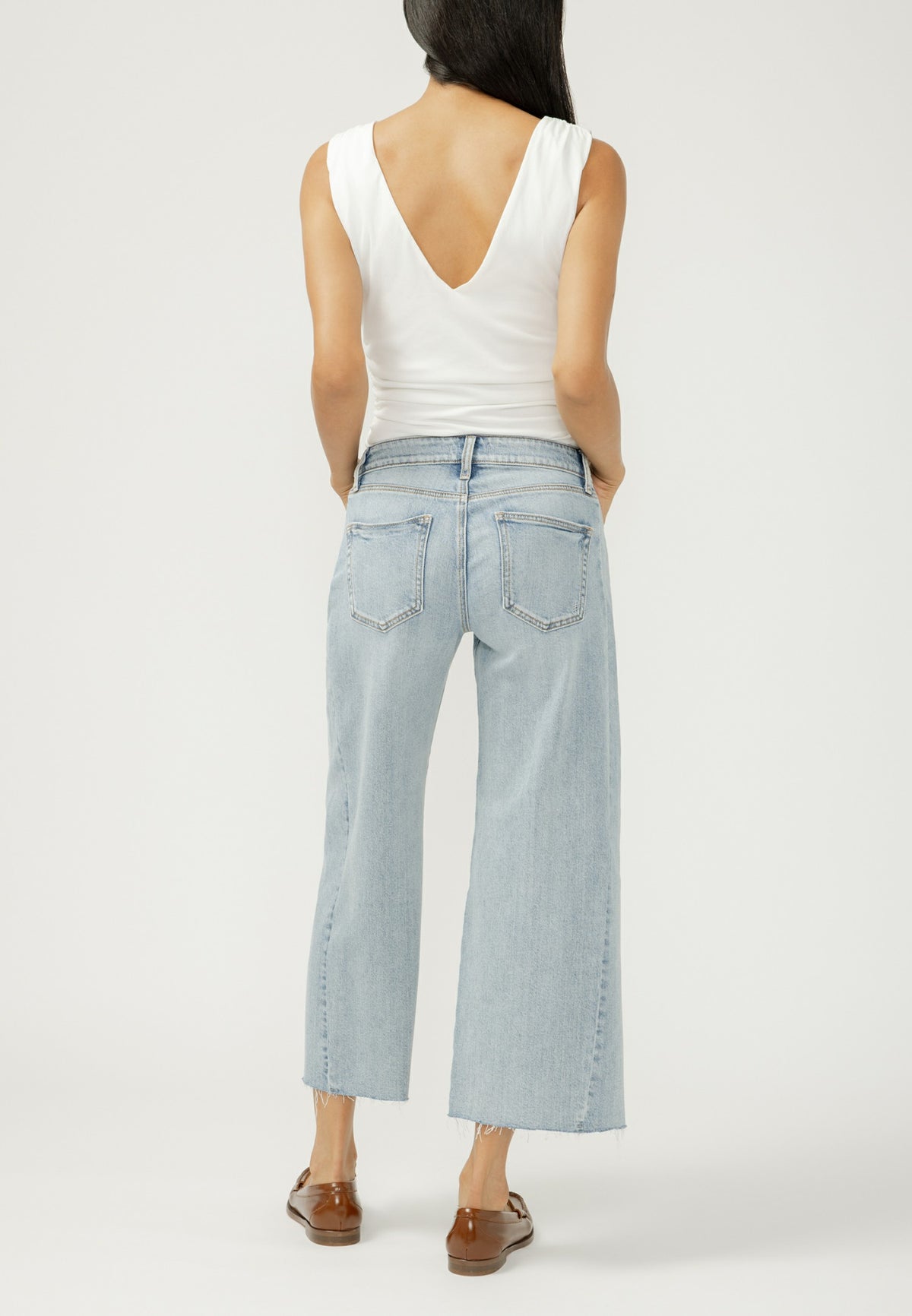 Silver Jeans Co.® Suki Curvy Mid Rise Cropped Wide Leg Jean