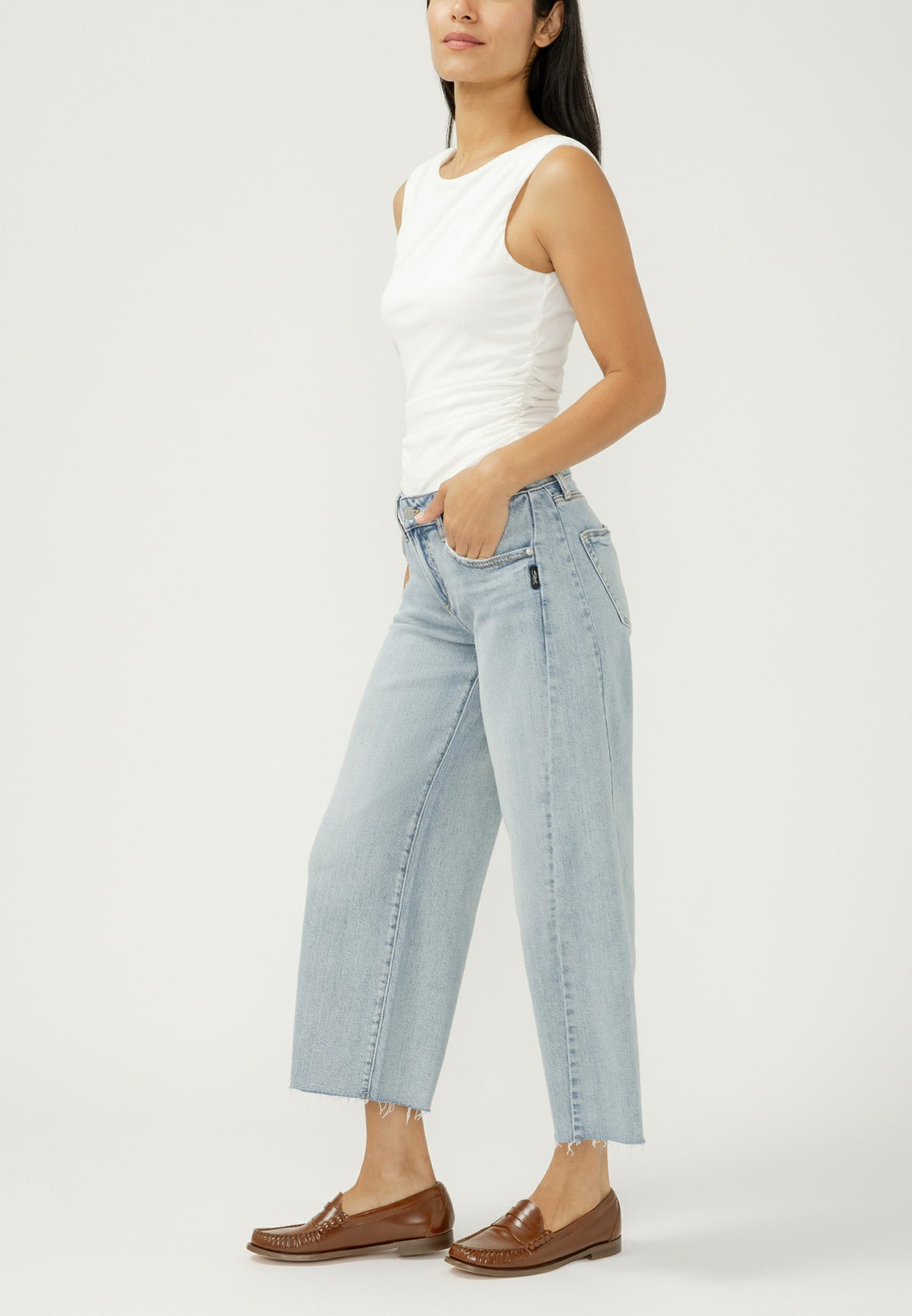 Silver Jeans Co.® Suki Curvy Mid Rise Cropped Wide Leg Jean
