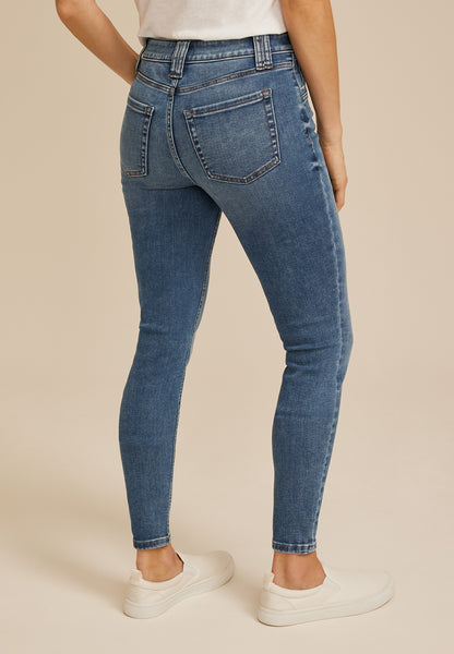 m jeans by maurices™ Cool Comfort High Rise Angled Scoop Pocket Jegging