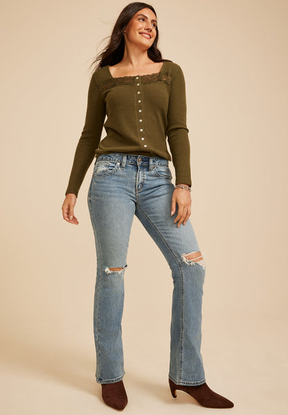 Silver Jeans Co.® Suki Curvy Mid Rise Ripped Knee Bootcut Jean
