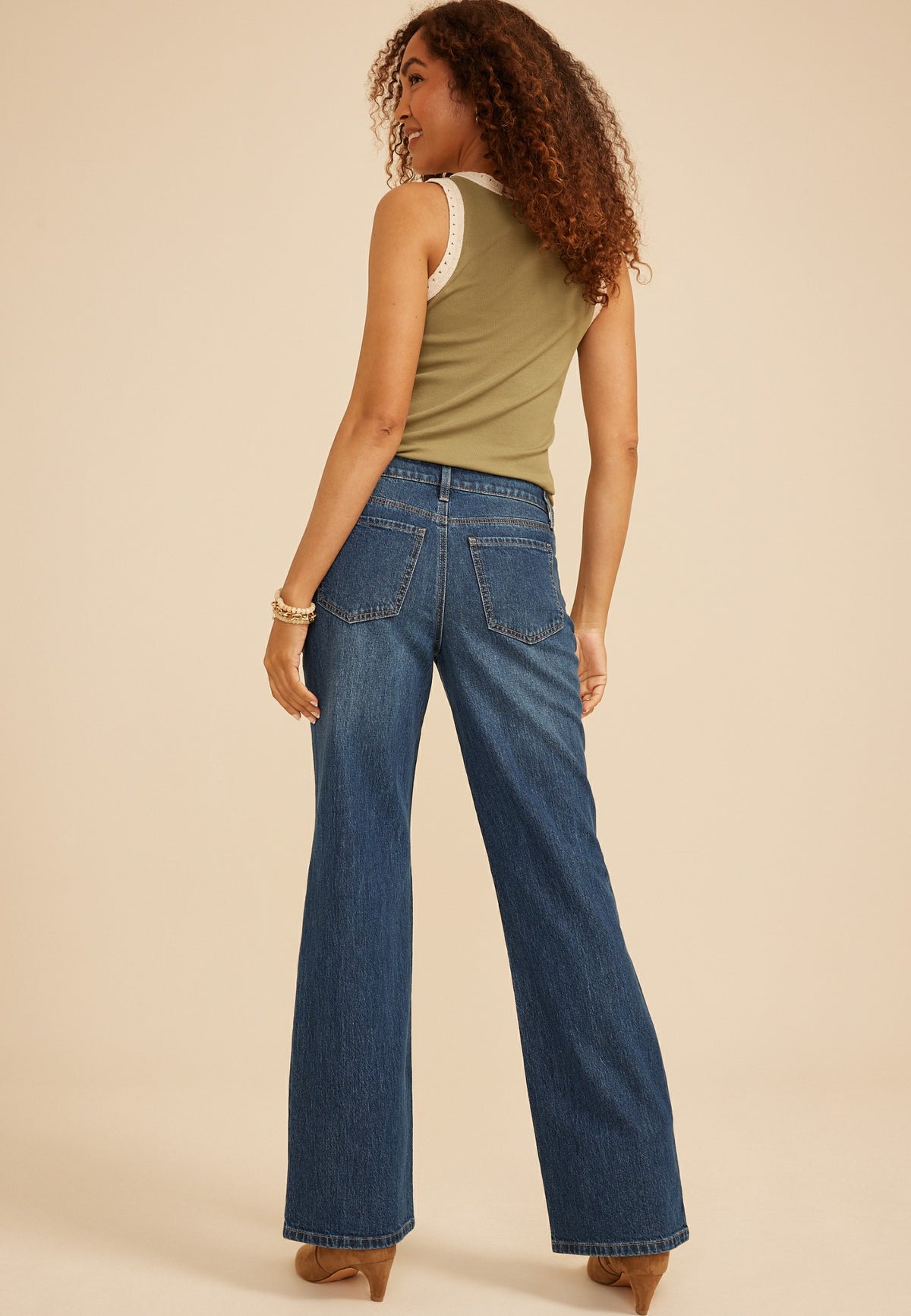 Mid Rise Baggy Bootcut Jean