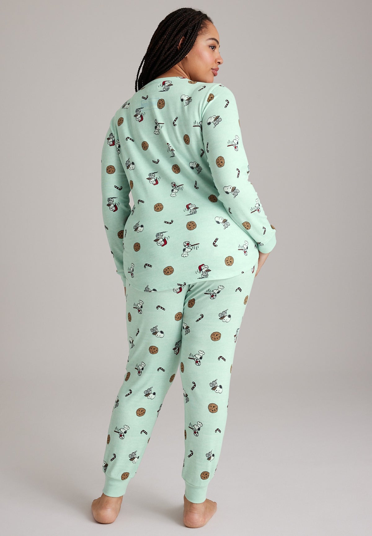 Plus Size Snoopy Holiday Hacci Pajama Set