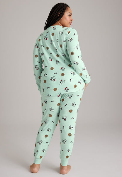 Plus Size Snoopy Holiday Hacci Pajama Set