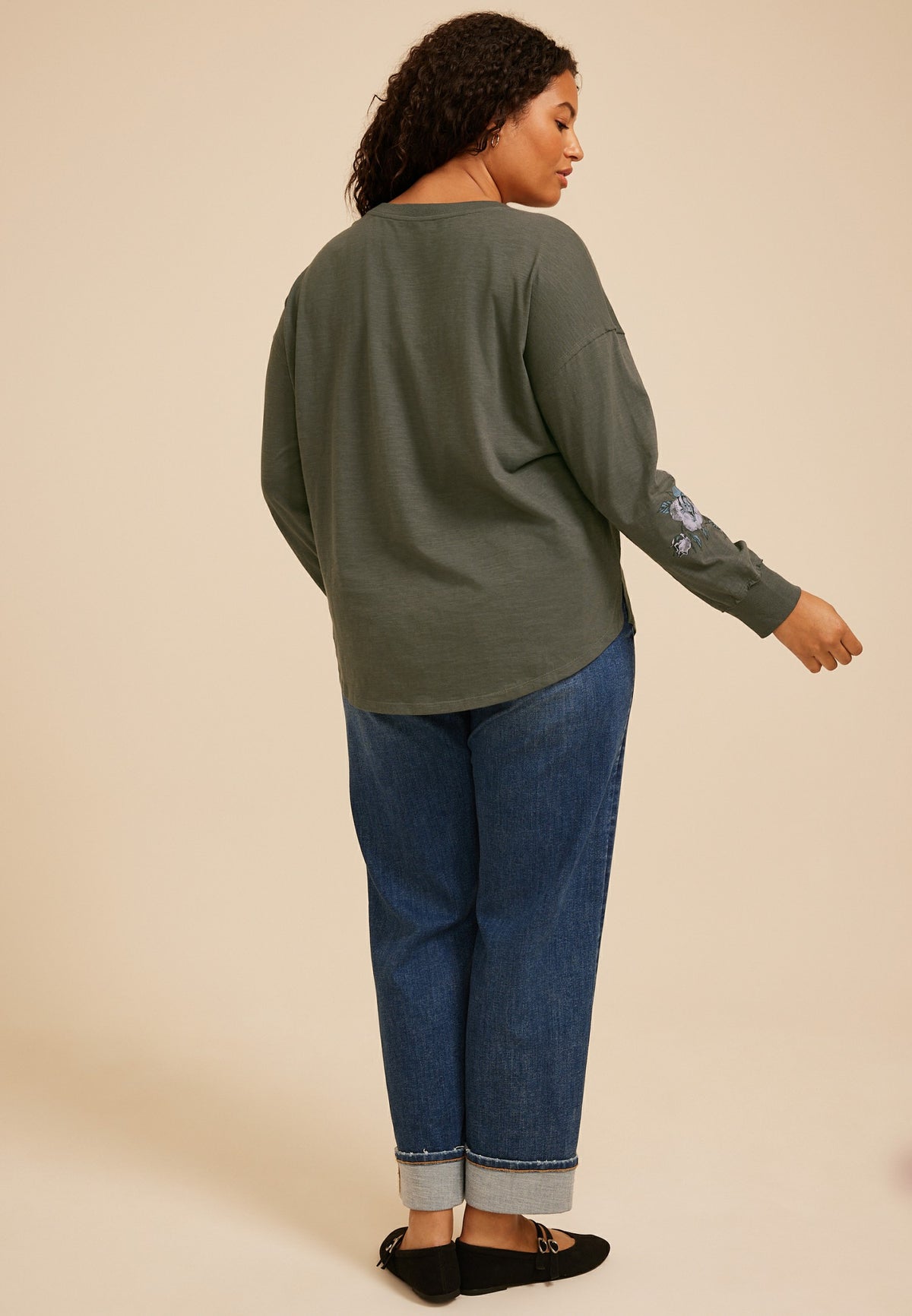 Plus Size Floral Heart Graphic Long Sleeve Tee