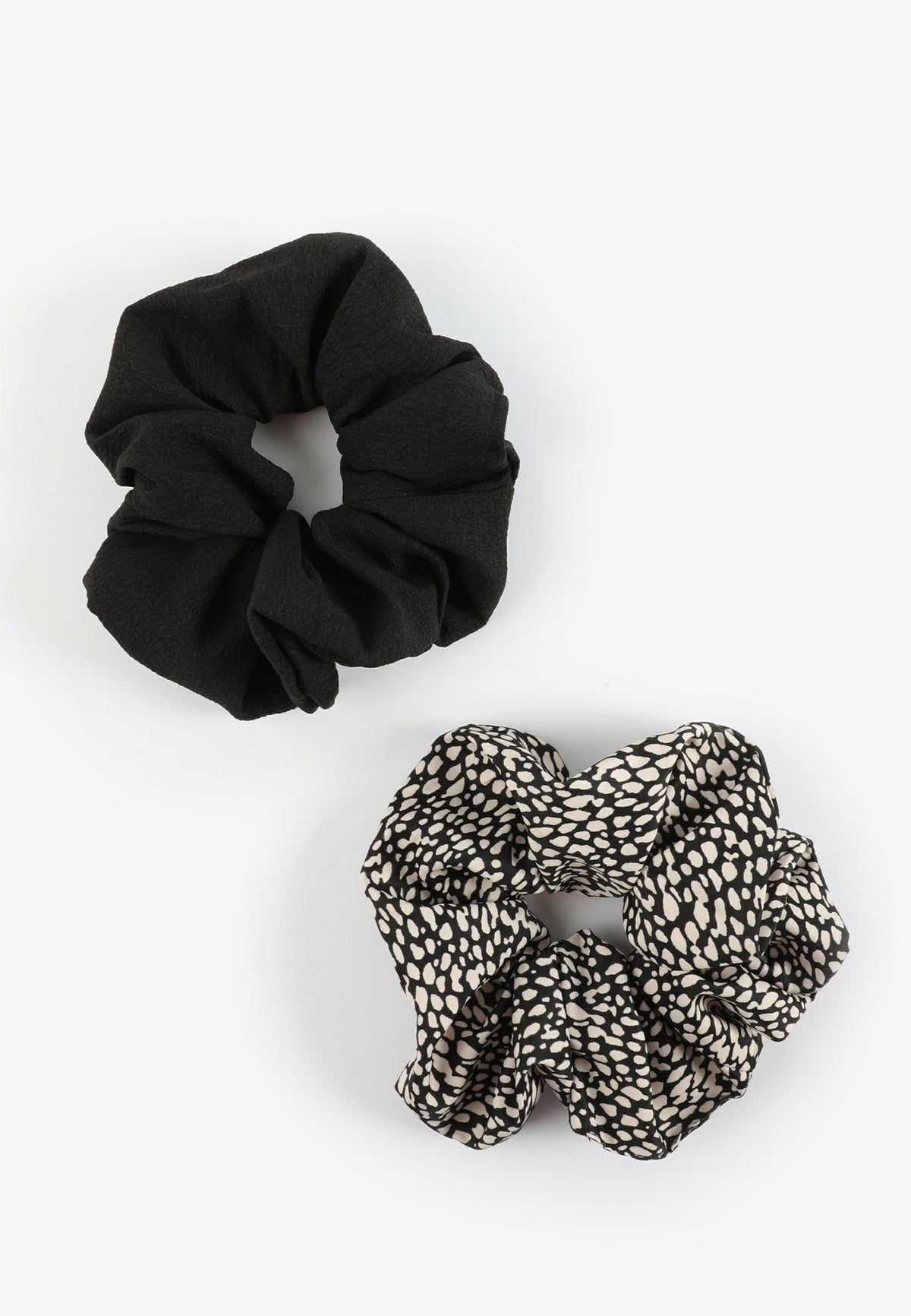 2 Pack Black And Dot Scrunchie Set