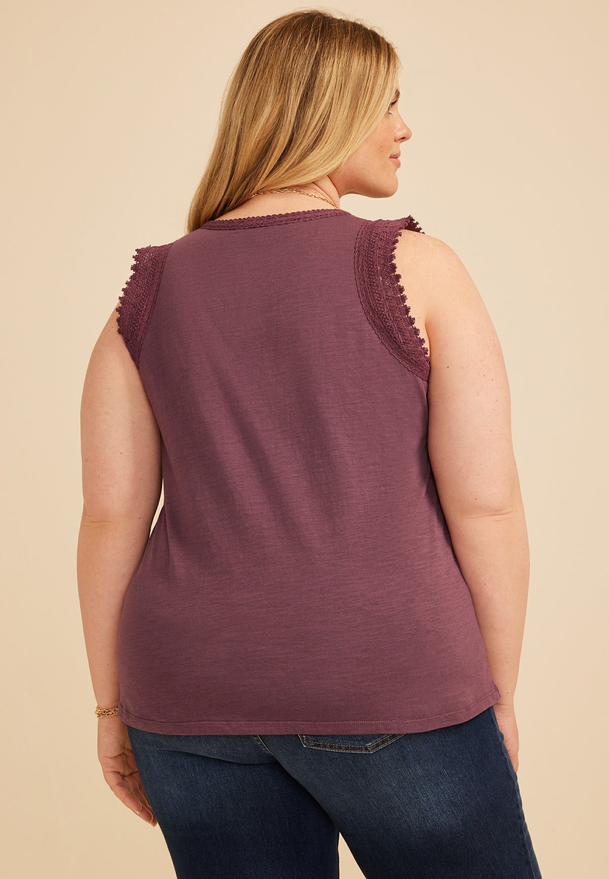 Plus Size Lace Trim V Neck Tank Top