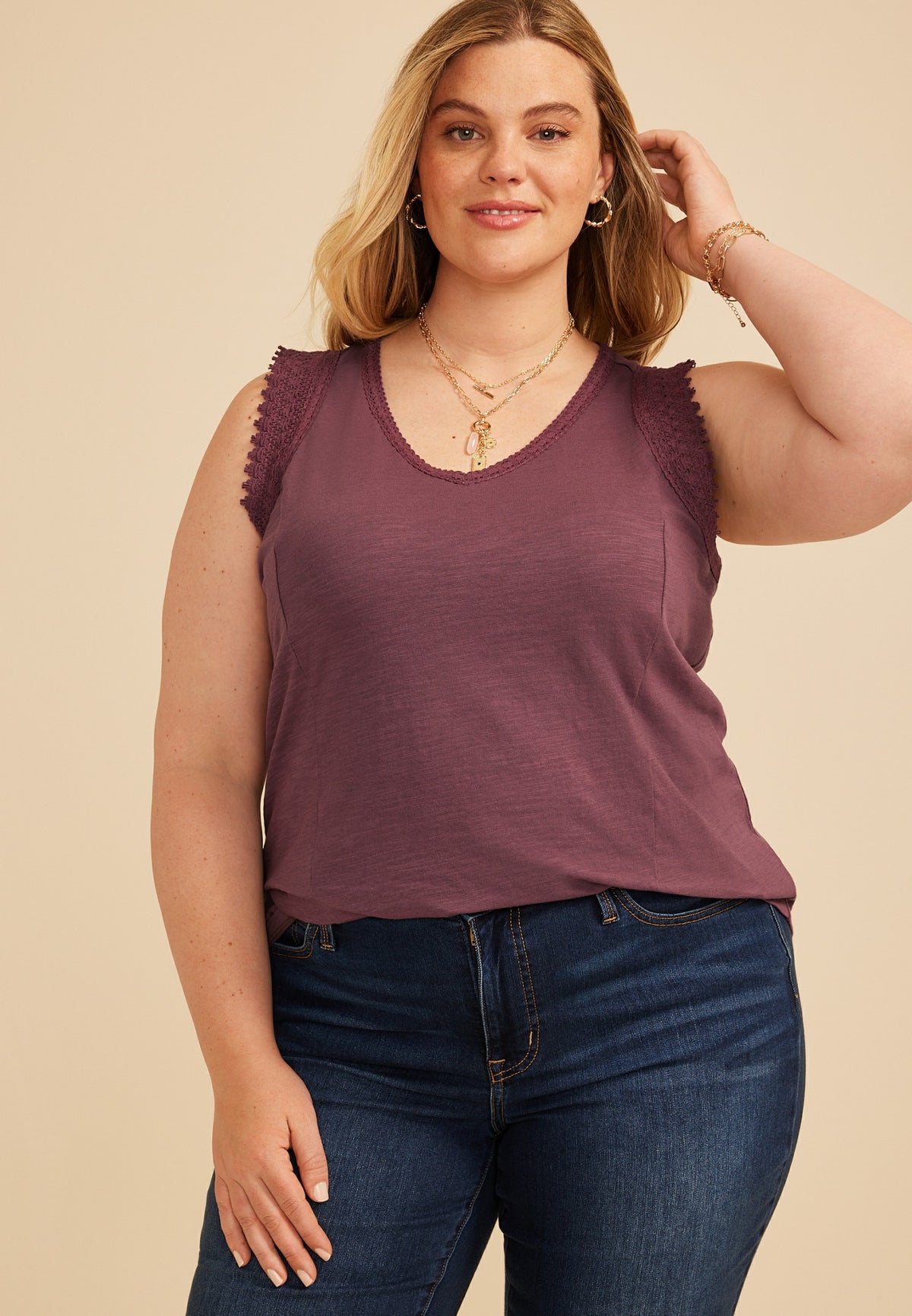 Plus Size Lace Trim V Neck Tank Top