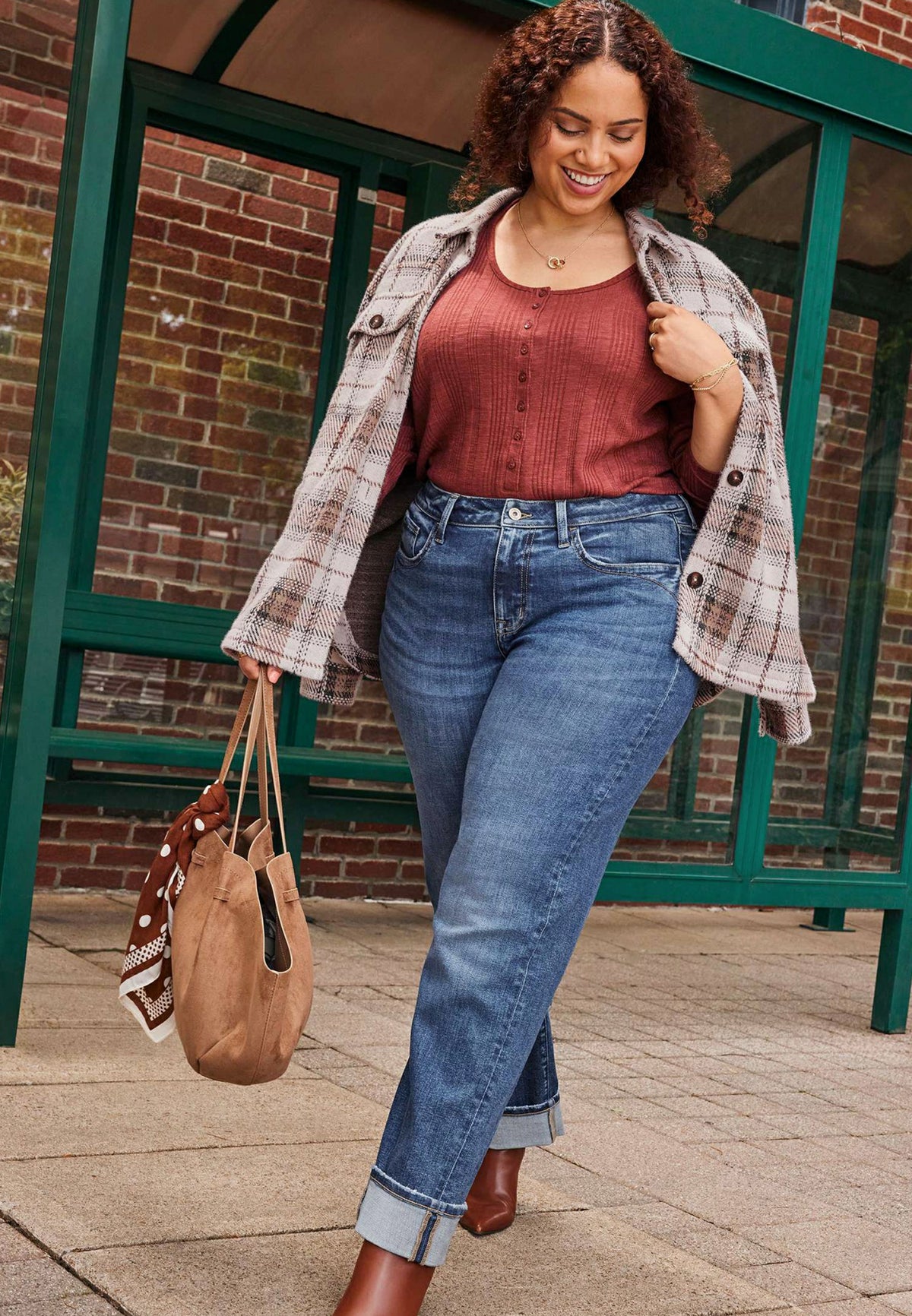 Plus Size edgely™ High Rise Pocket Stitch Relaxed Straight Cuffed Jean