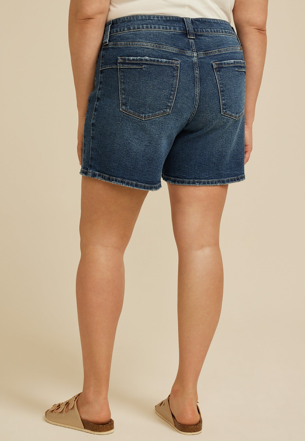Plus Size KanCan™ High Rise Relaxed 7in Mom Short