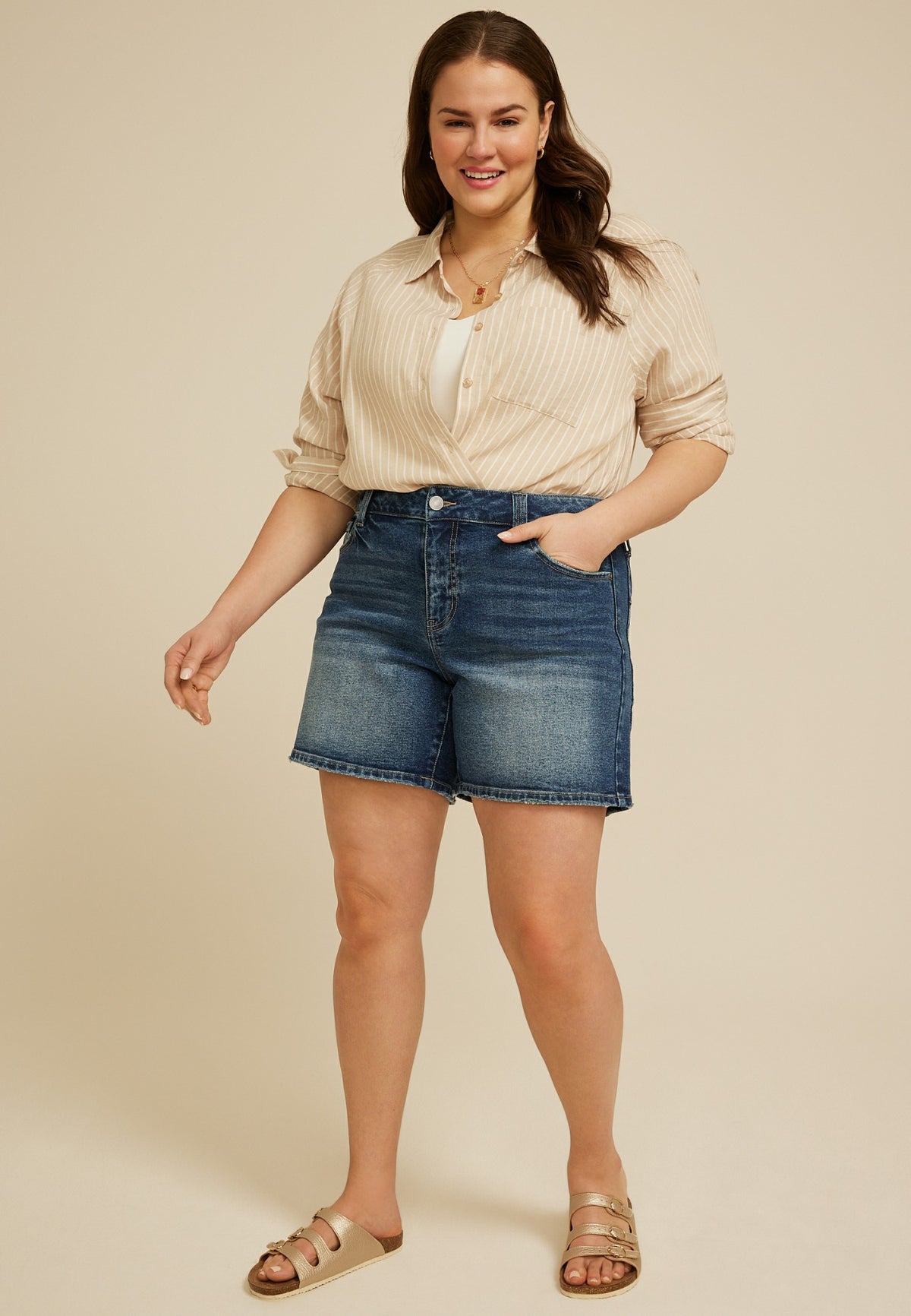 Plus Size KanCan™ High Rise Relaxed 7in Mom Short